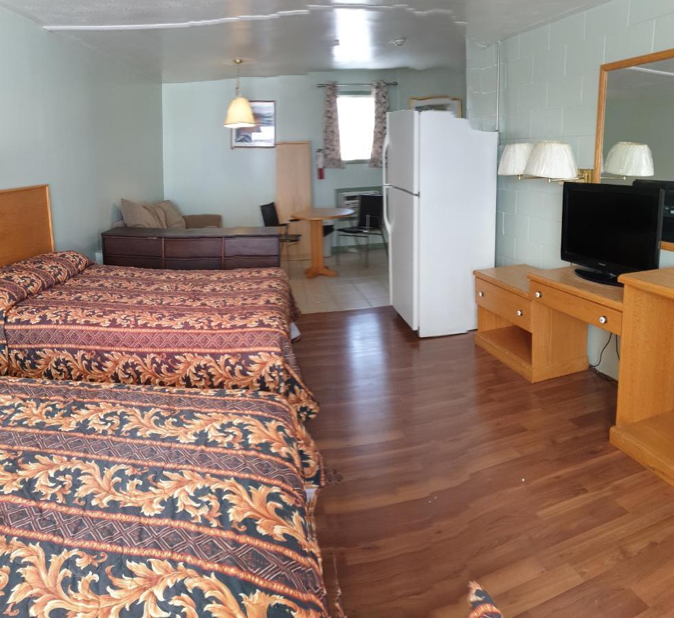 Chimo Motel Cochrane ภายนอก รูปภาพ