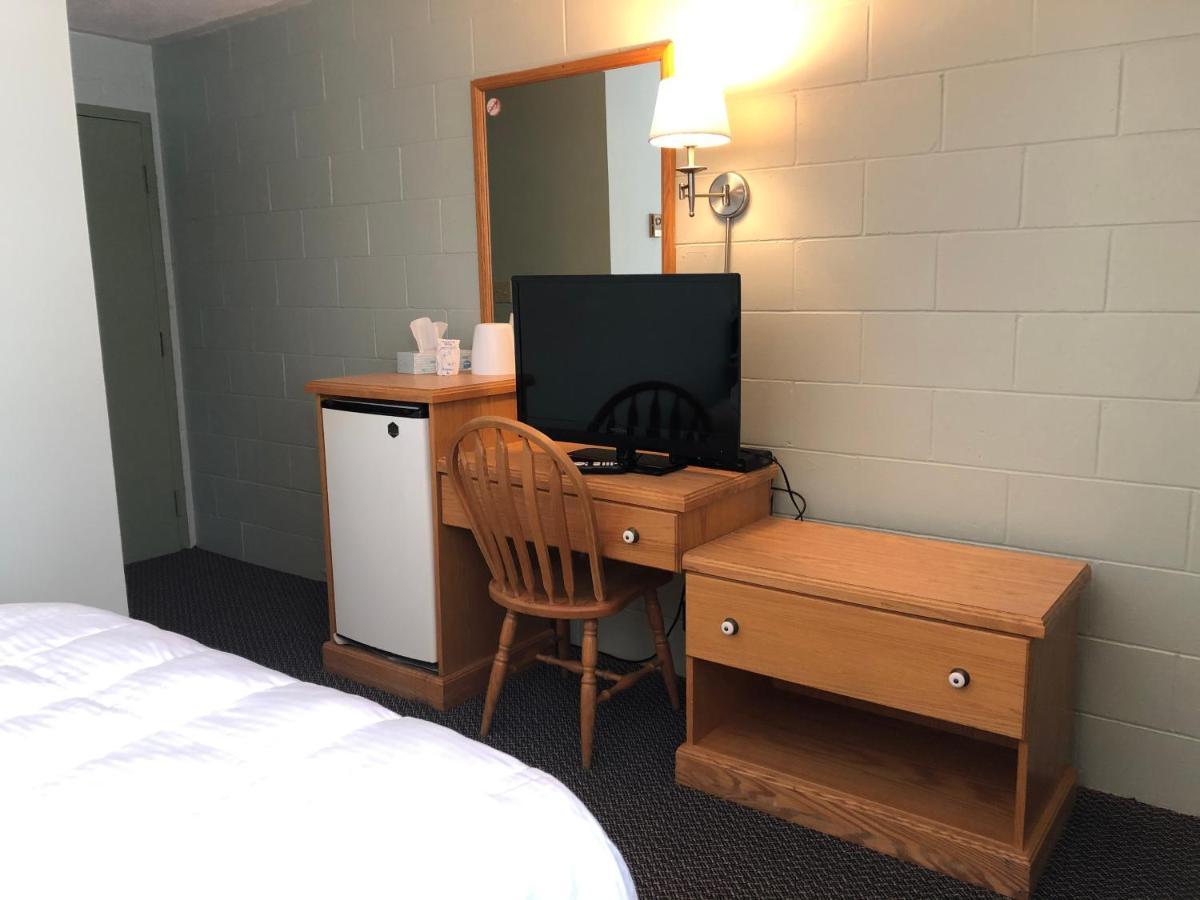 Chimo Motel Cochrane ภายนอก รูปภาพ