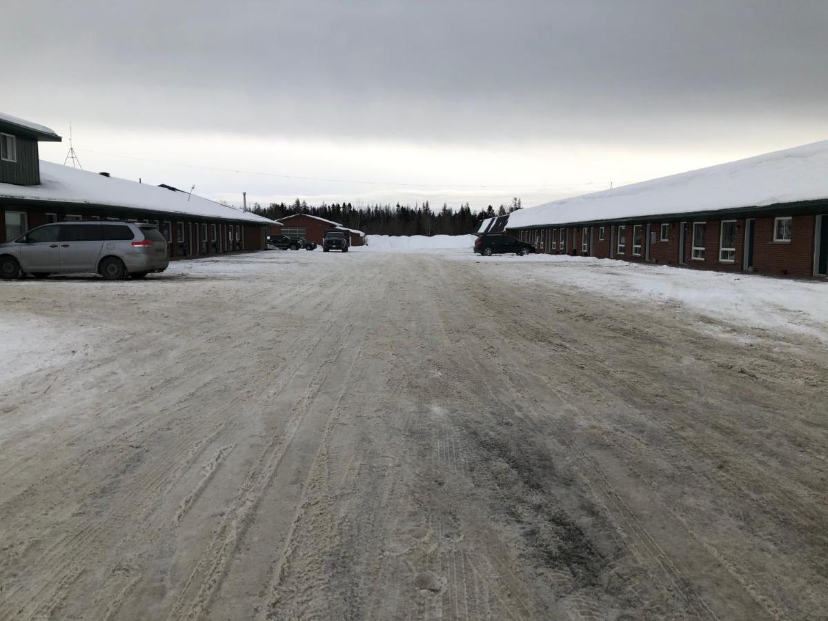 Chimo Motel Cochrane ภายนอก รูปภาพ