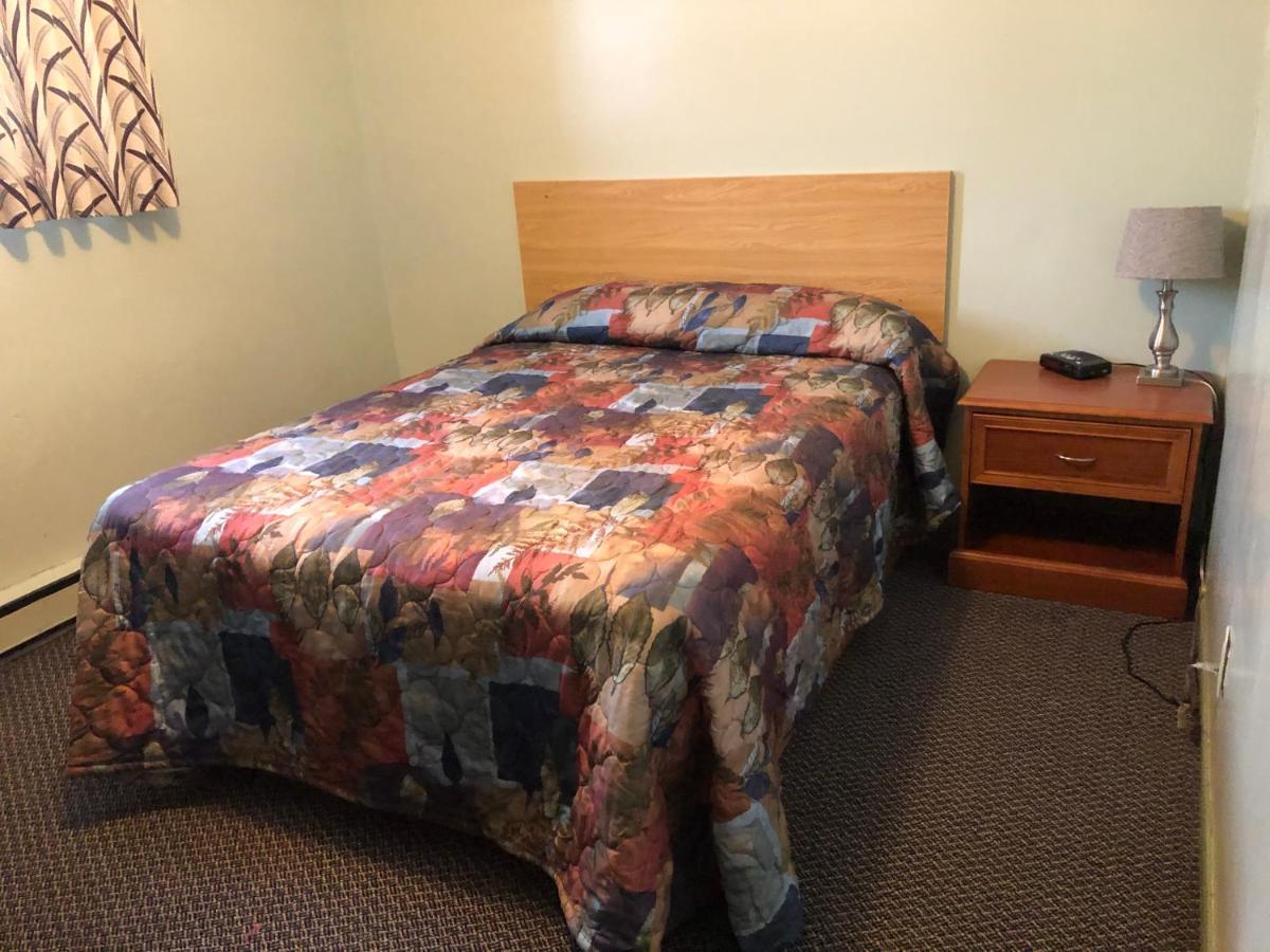 Chimo Motel Cochrane ภายนอก รูปภาพ